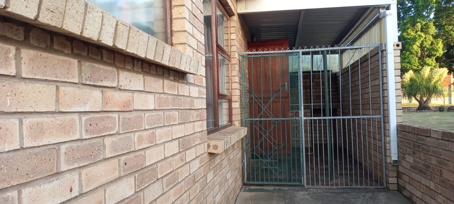 To Let 2 Bedroom Property for Rent in Strelitzia Park Eastern Cape